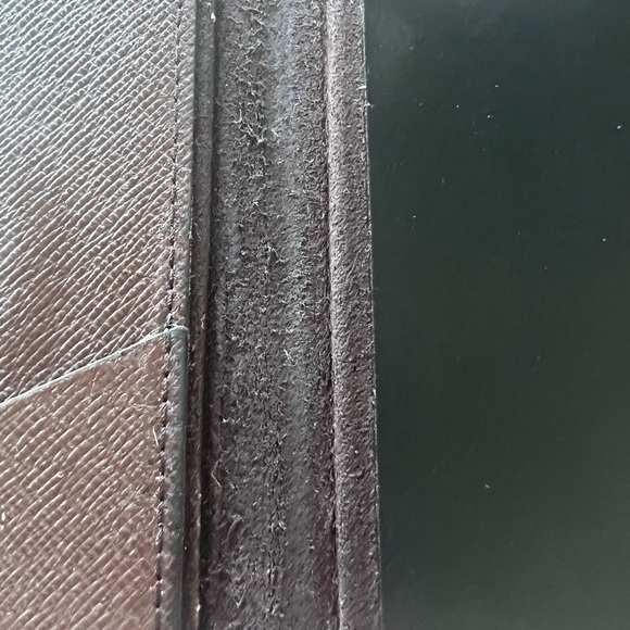 Louis Vuitton iPhone 8 and IPhone SE folio case - Picture 11 of 13